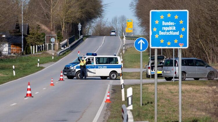 В Германии разоблачили крупную сеть кадровых агентств, переправлявших нелегалов на работу на мясокомбинаты. Фото: bild.de