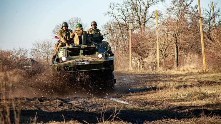 Українські військові вперше отримають основні натовські БМП. Фото: facebook/GeneralStaff.ua