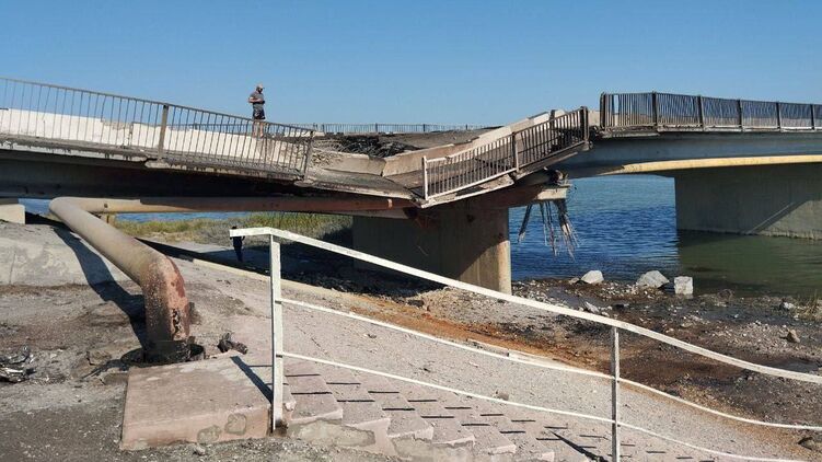 Взорванный вчера мост под Геническом