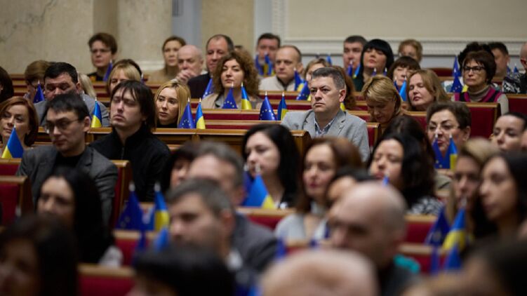 Верховній Раді поставили завдання про голосування щодо законів для початку переговорів щодо вступу України до ЄС. Фото: rada.gov.ua