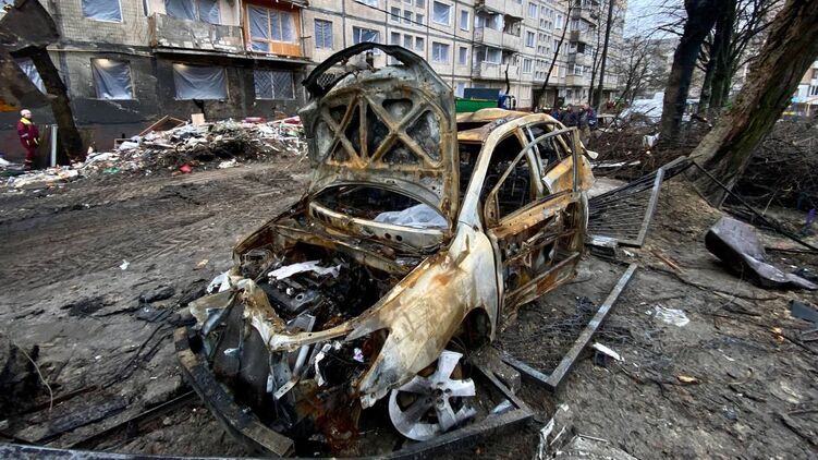 Последствия недавнего удара по дому в Киеве. Фото 