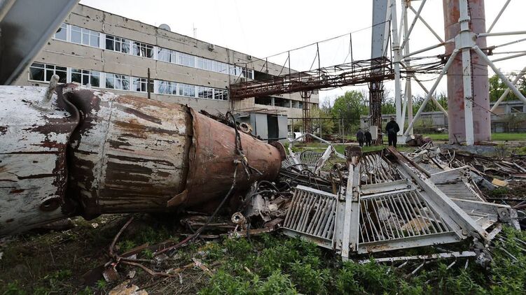 Вышка, рухнувшая в Харькове после ракетного удара