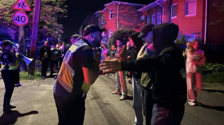 Протистояння цивільних та поліції у Вінниці.