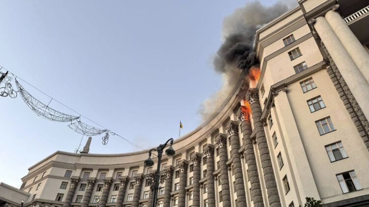 Пожежа у будівлі Кабміну. Фото: ДСНС