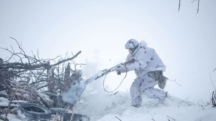 Момент прилет дрона рядом с памятником Бандере. Скриншот