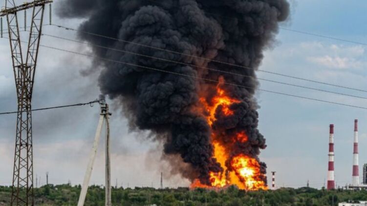 Один із ударів ЗСУ по російському НПЗ. Фото: із відкритих джерел