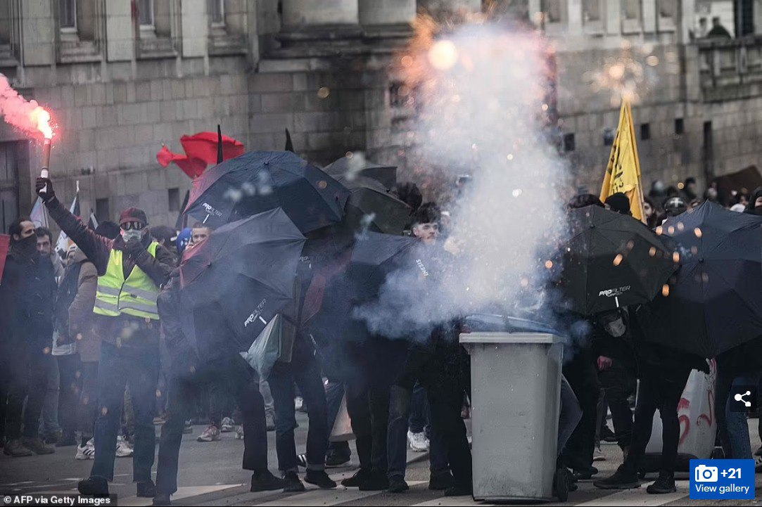 Протесты во Франции против пенсионной реформы