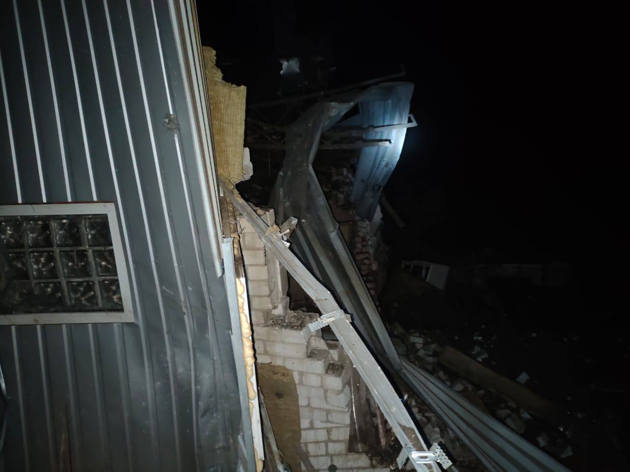 фото последствий обстрела Индустриального района в Харькове