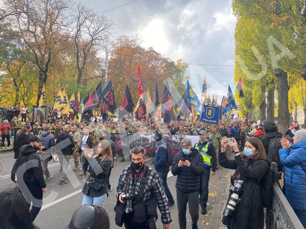 В Киеве проходит марш националистов