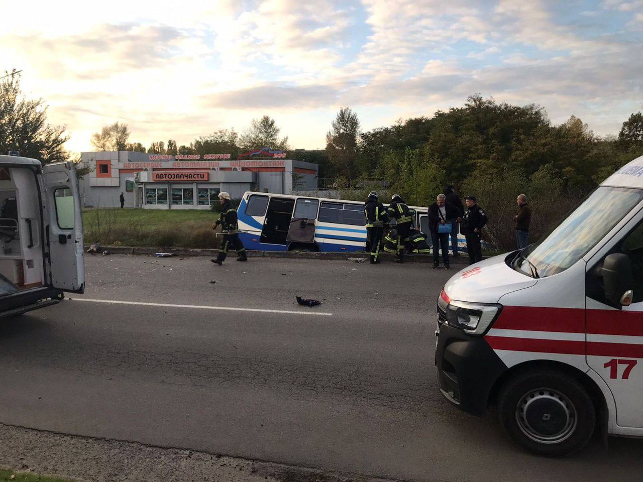 Появились фото и видео ДТП в Каменском, Днепропетровской области