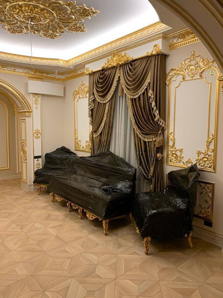 В киевских пабликах и соцсетях появилось объявление о том, что  за 280 тысяч долларов продается квартира Пшонка-стайл на Ярославовом Валу