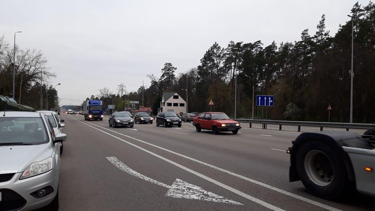 блокпост при въезде в Киев, где будут мерить температуру