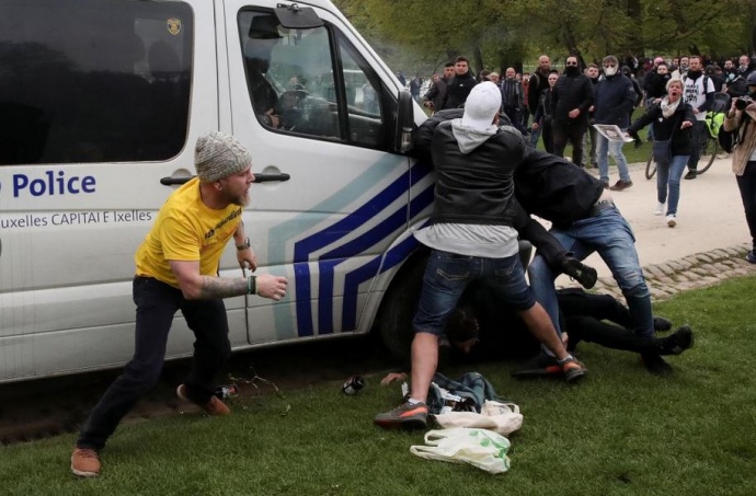 В Брюсселе из-за "антиковидного" фестиваля задержали почти полторы сотни человек. Фото: lesoir.be