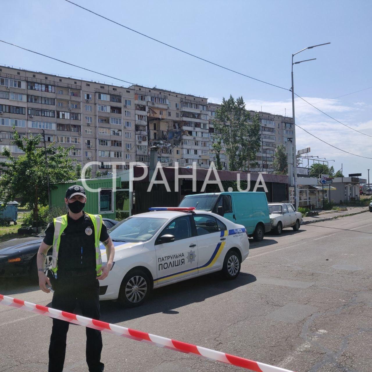 "Везде сильный запах газа". Появились фото и видео с места взрыва многоэтажки в Киеве. Фото: Страна