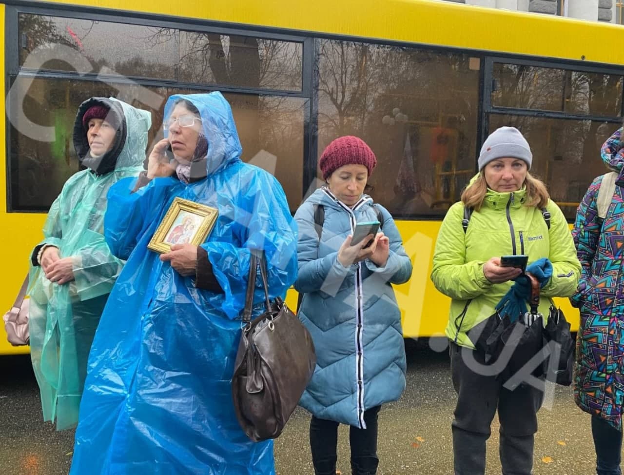 В Киеве 3 ноября проходит акция протеста антипрививочников от коронавируса