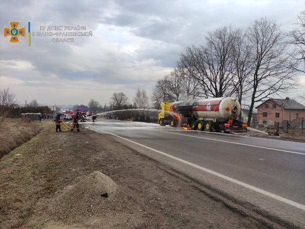 В Ивано-Франковской области на ходу загорелась автоцистерна с газом