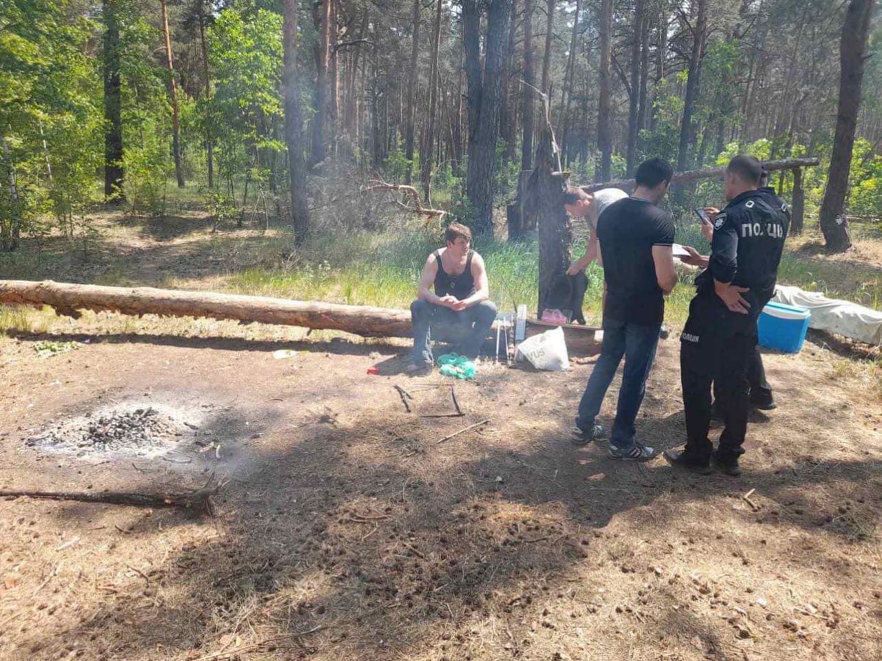 Киевские военкомы вручали повестки любителям шашлыков