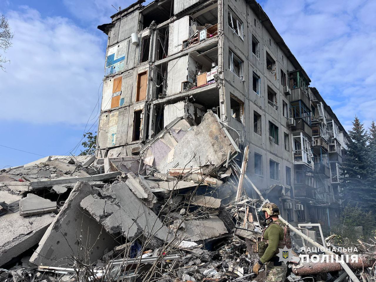 Бомба попала в жилой дом в Авдеевке
