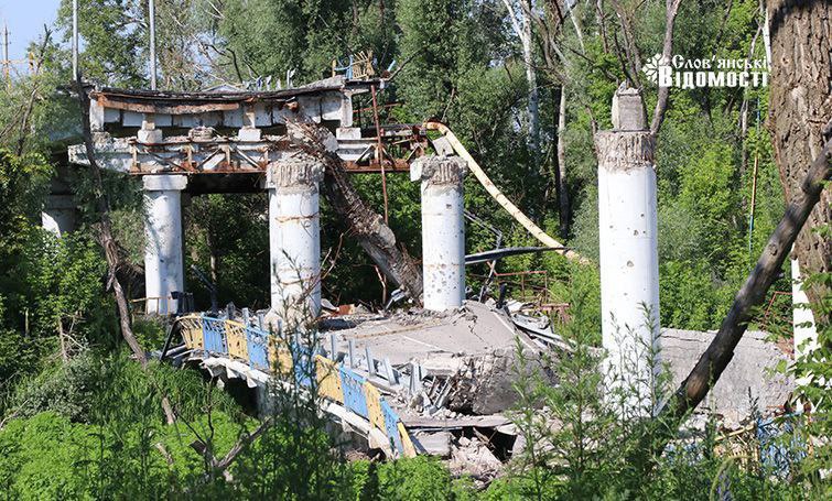Зруйнований міст між Богородичним та Святогірськом. Фото 5