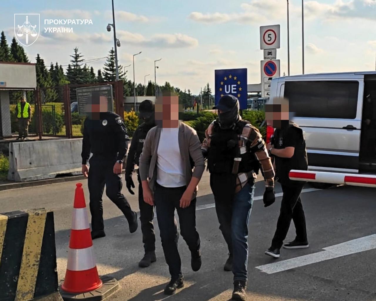 Фото (2) задержания. Источник – Прокуратура Украины