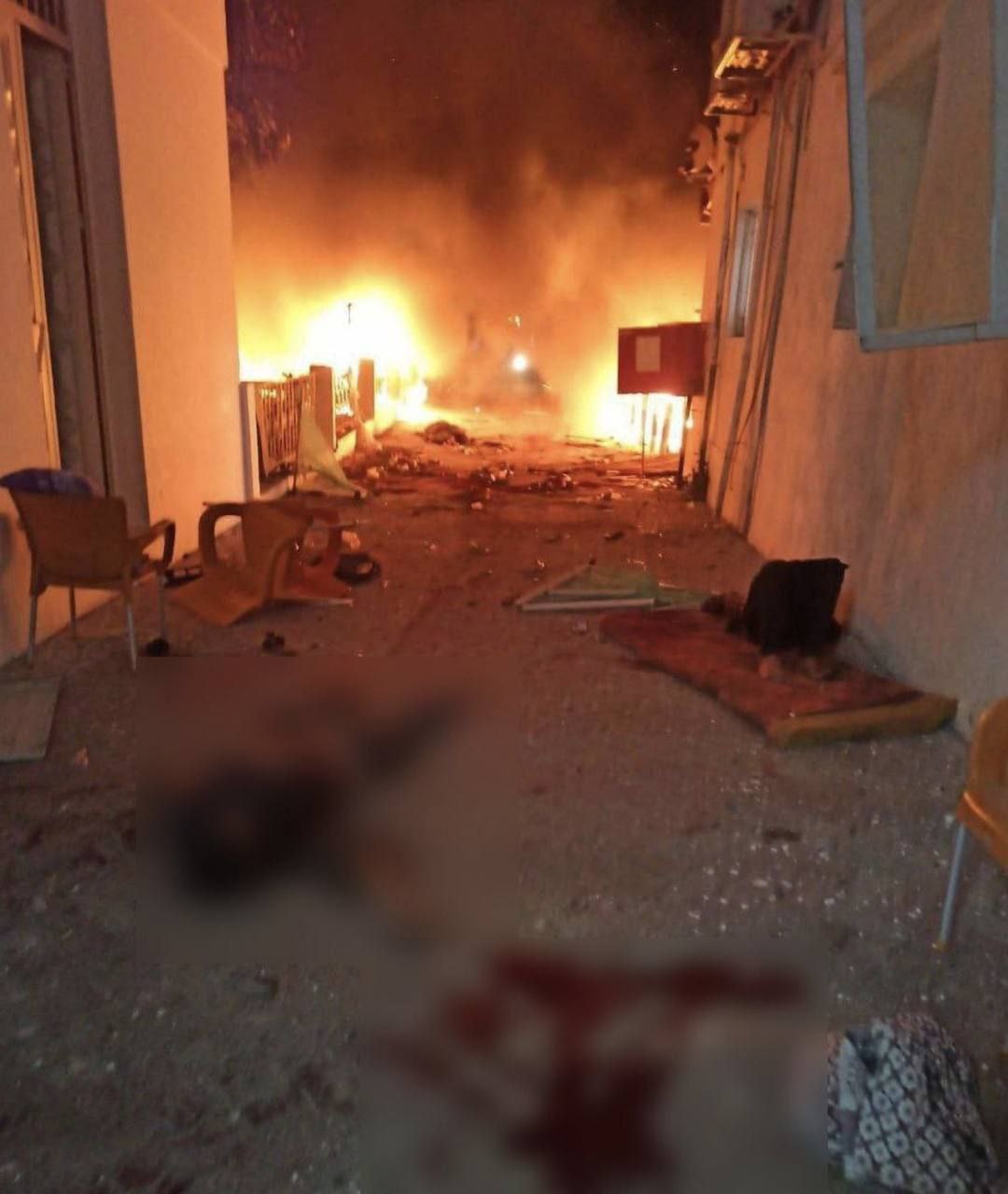 Фото (2) наслідків удару по лікарні у Газі. Джерело - Телеграм