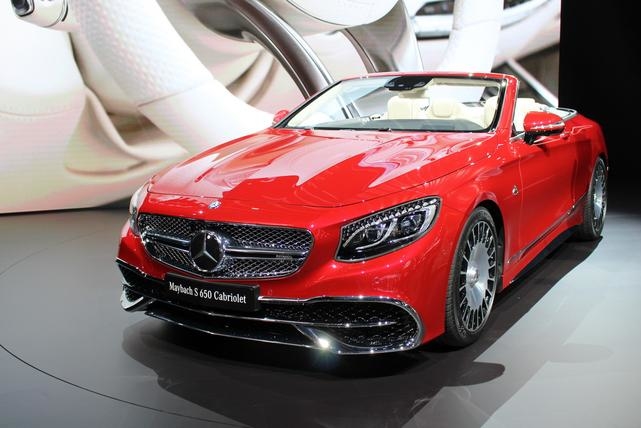 Новый Mercedes-Maybach S650 Cabriolet – воплощение роскоши и эксклюзива. Всего выпустят только 300 этих 630-сильных кабриолетов
Фото: Mercedes-Maybach S650 Cabriolet/autocentre.ua